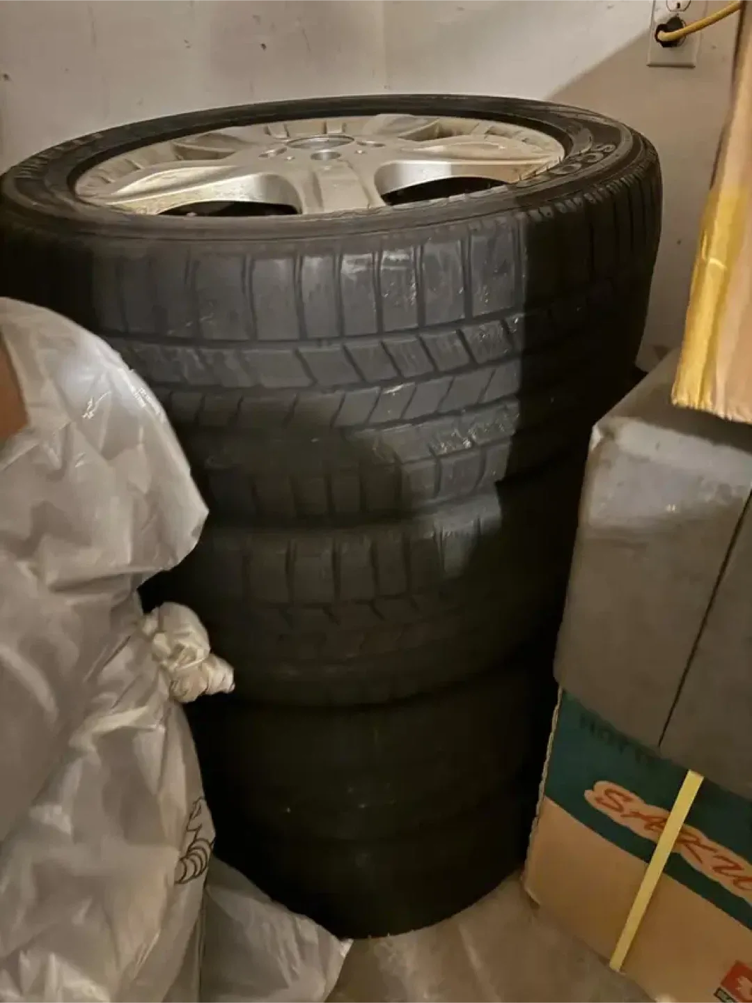 Mercedes Pirelli 255/50 R19  winter Tires and Rims image indicator(2)