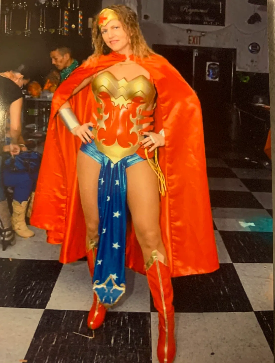 Wonder Woman Adult Costume (M/L) thumbnail