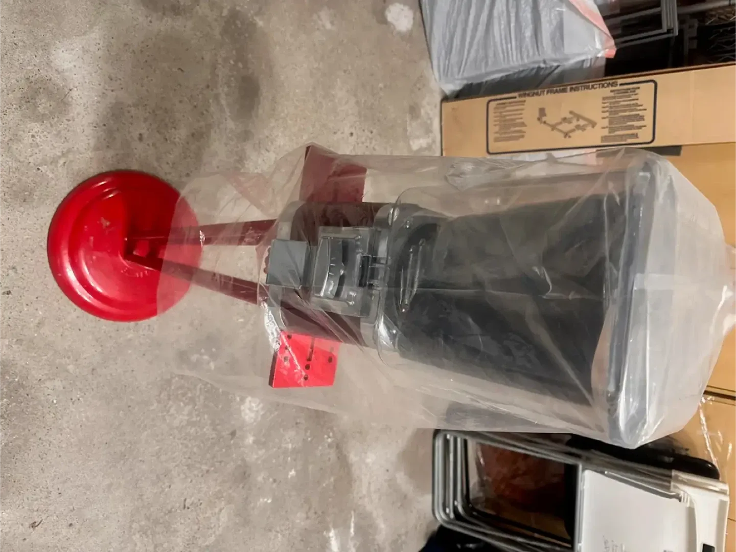 Gumball Machine - Red & Silver image indicator(6)