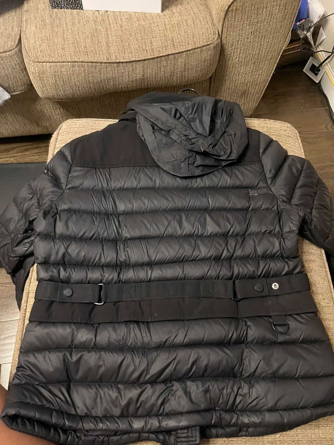 Moose knuckle women’s coat image indicator(3)