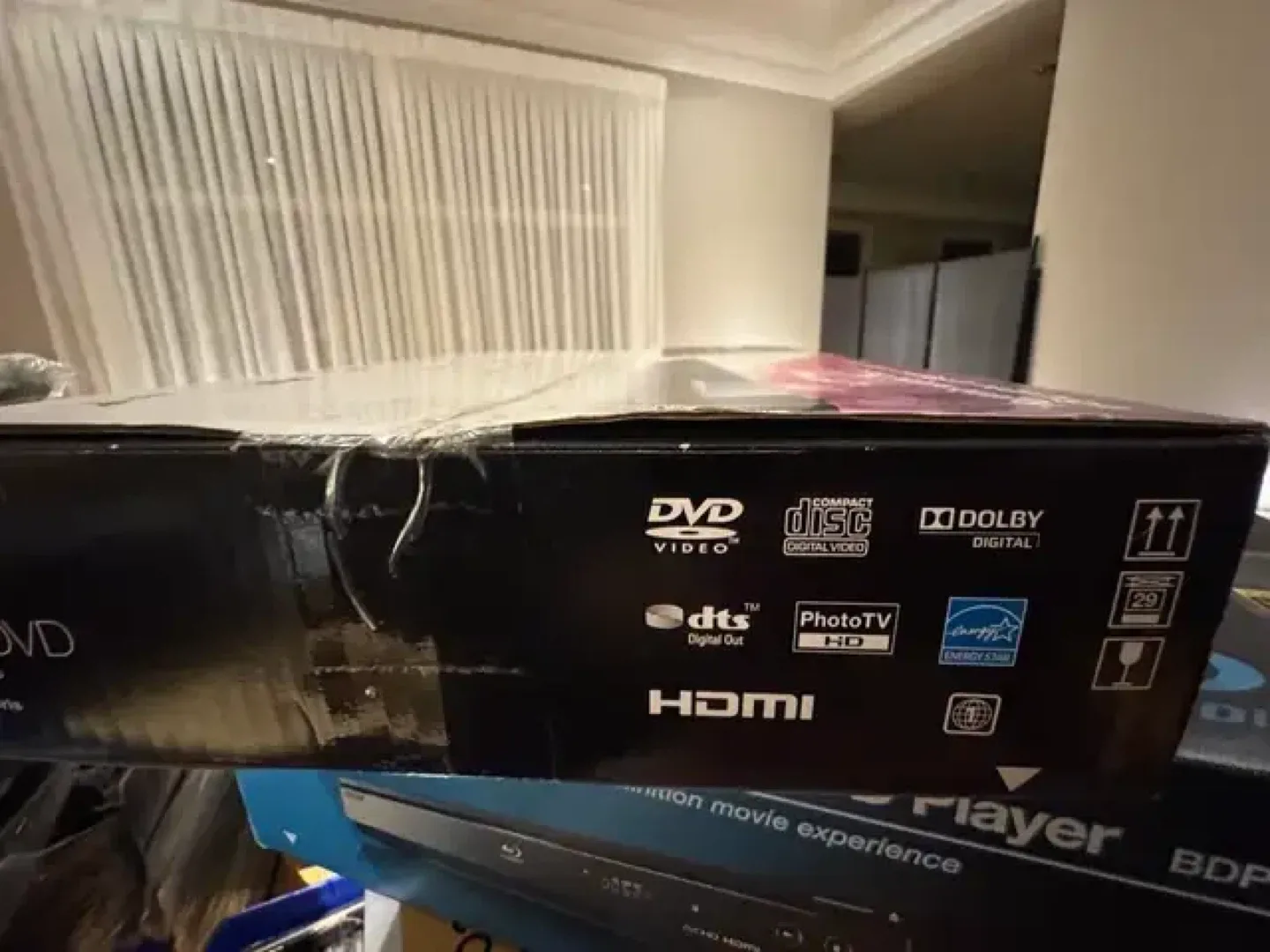 Sony DVP-SR401HP DVD Player - HDMI Cable Included image indicator(2)