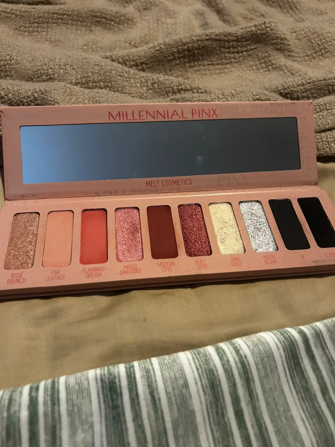 Melt Cosmetics Millennial Pinx Eyeshadow Palette image indicator(4)