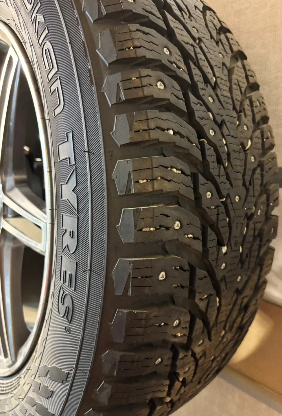 Nokian studded winter tyres image indicator(2)