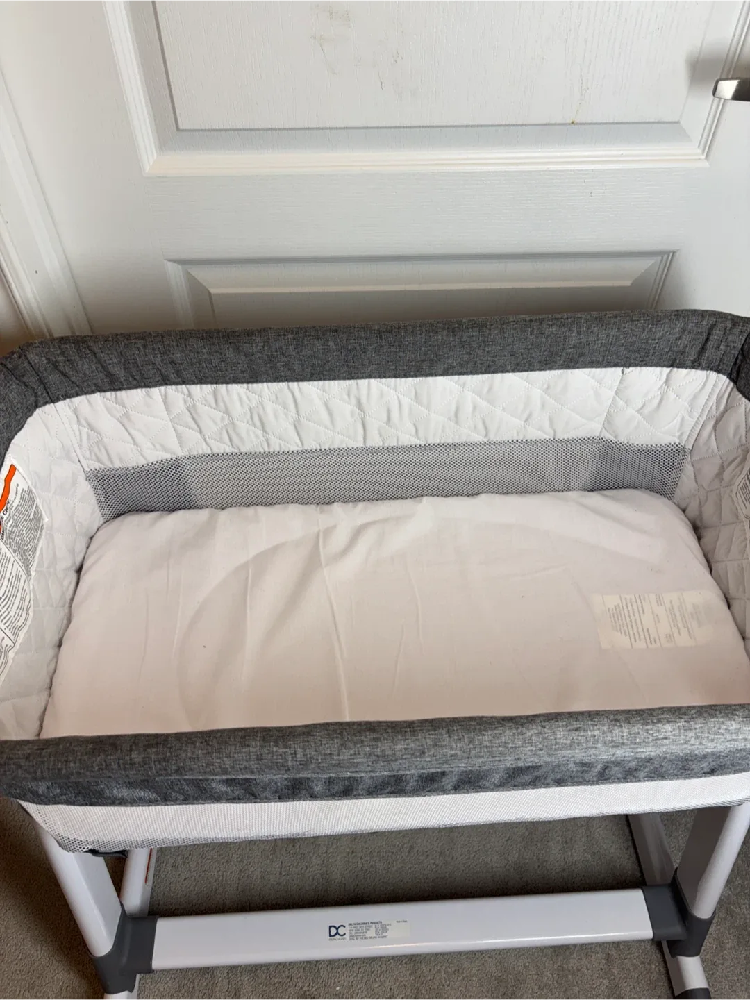 Dream On Me bedside baby bassinet image indicator(2)