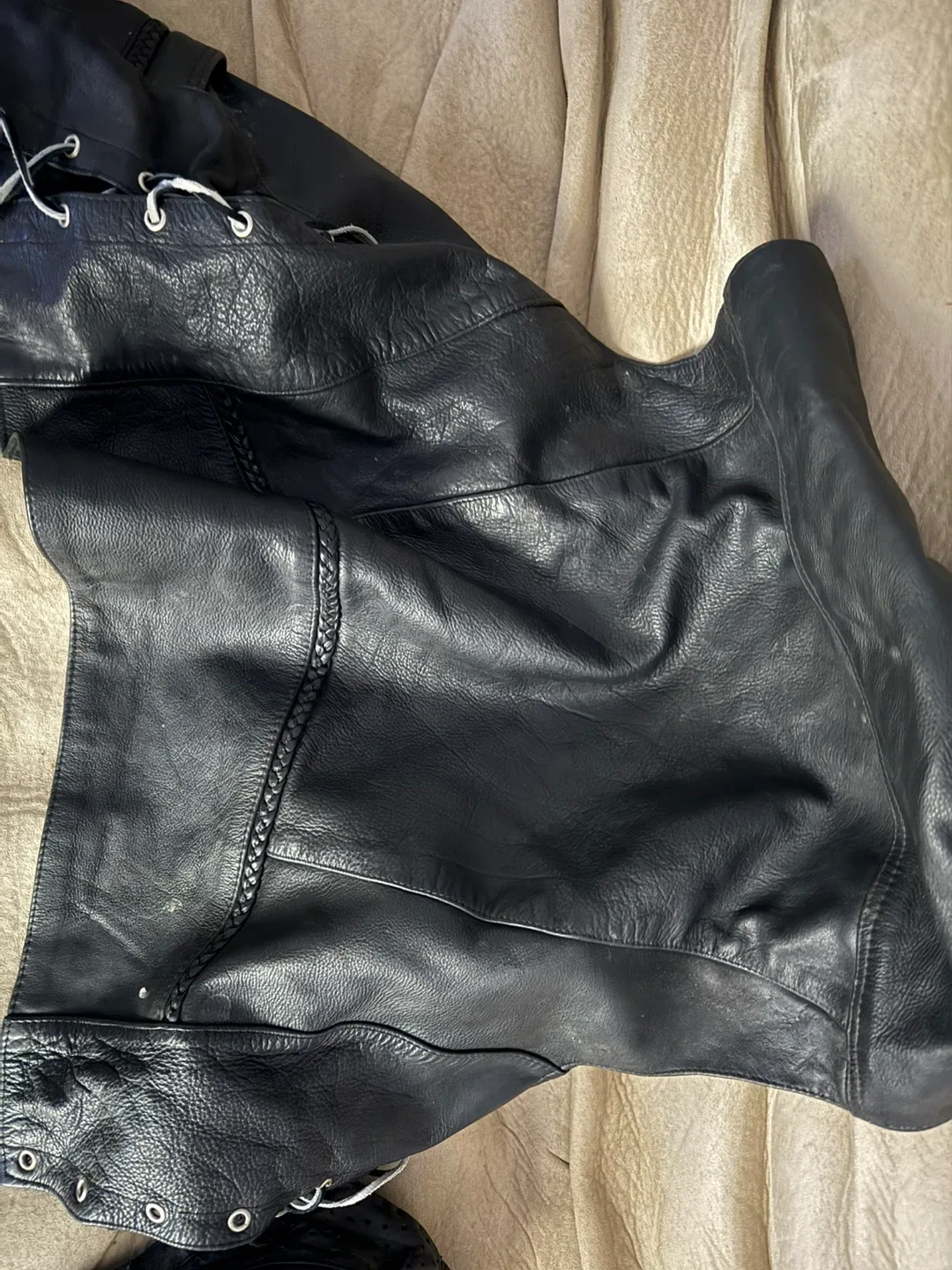 Leather Vest and hat image indicator(2)