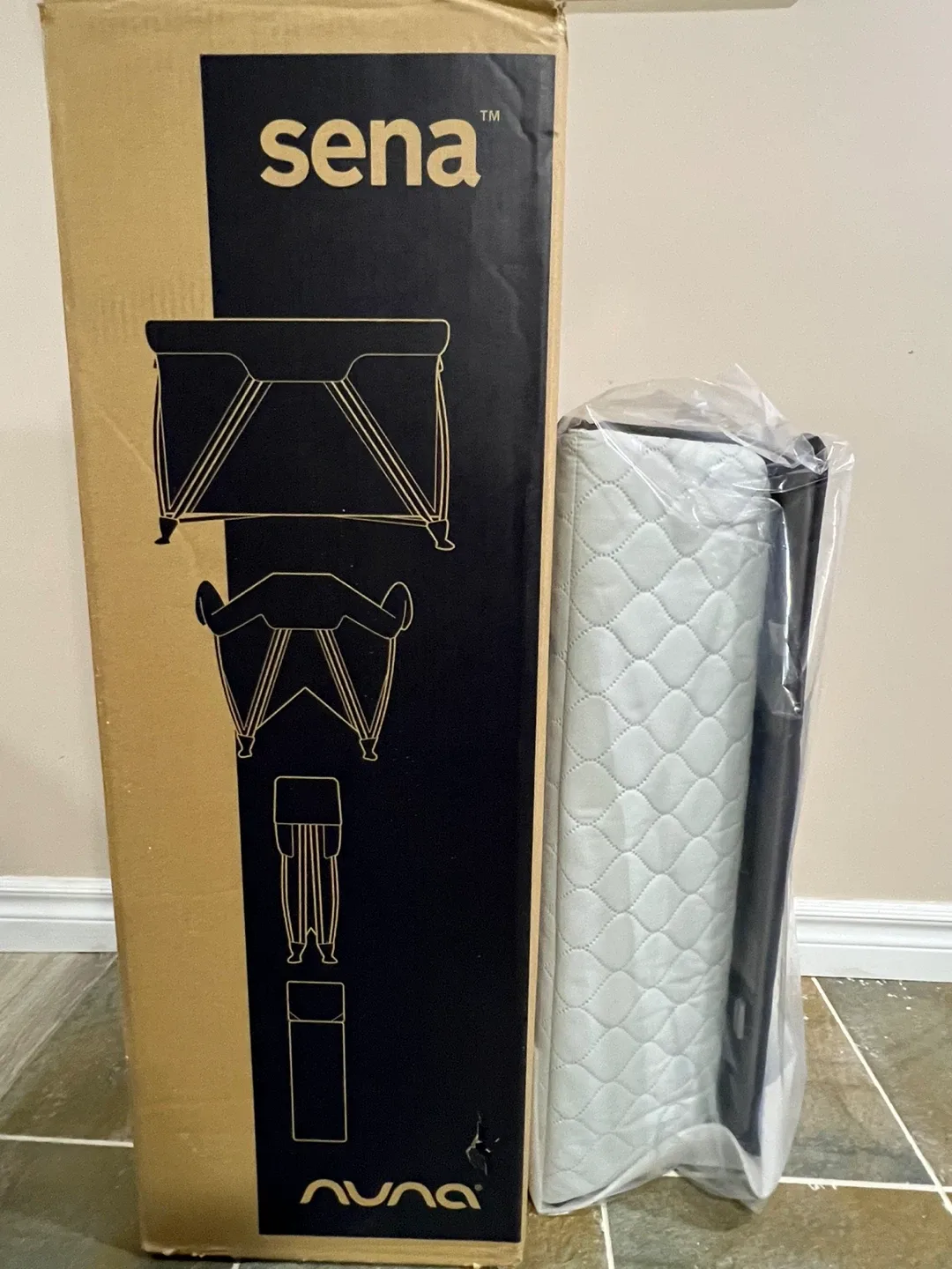 Nuna Sena Playard - Like New!