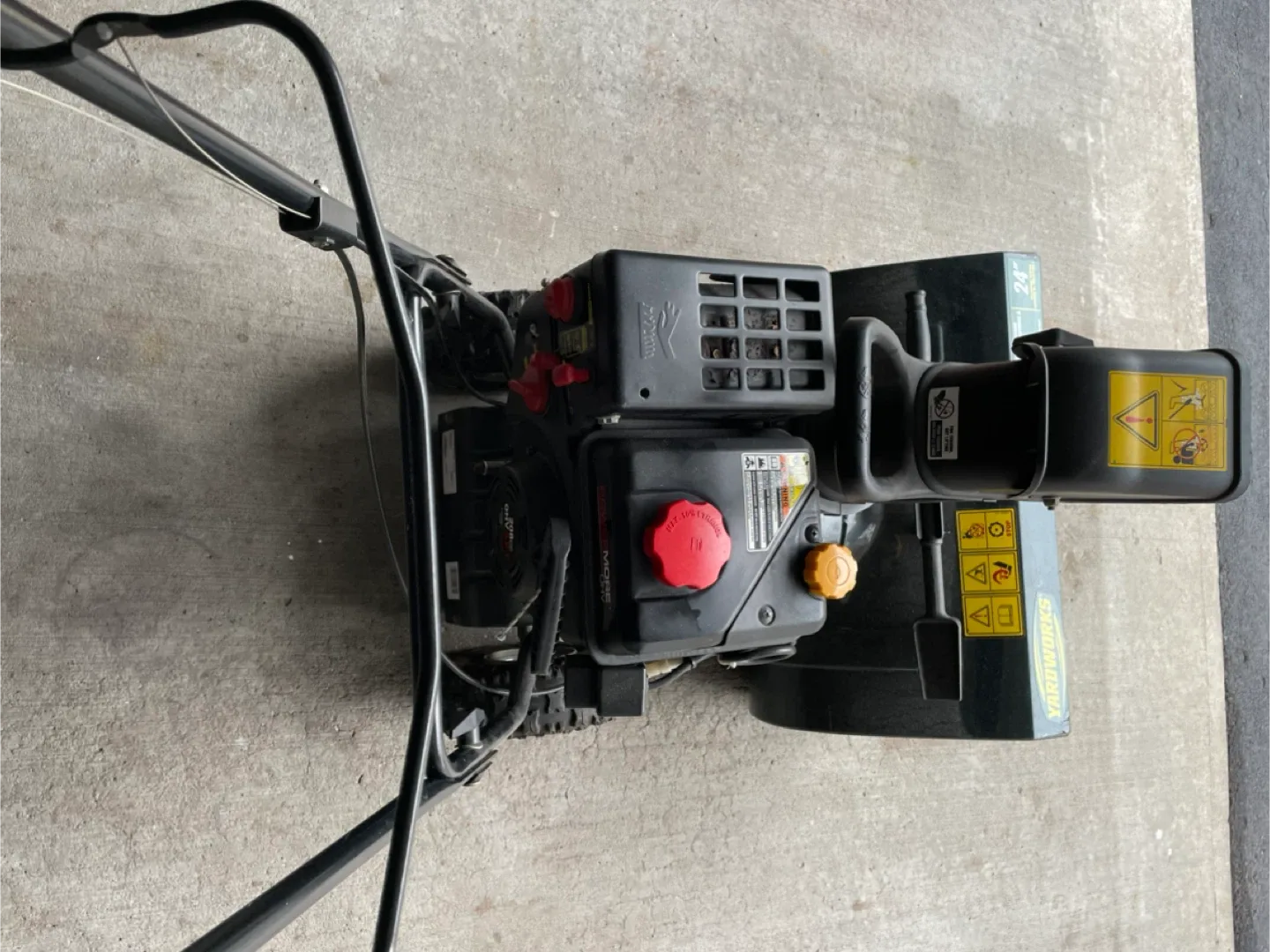Yardworks 24" Self-Propelled Snowblower image indicator(3)