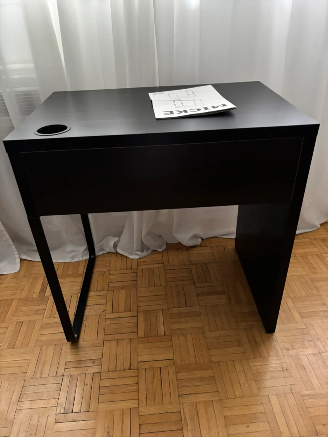 IKEA MICKE Desk - Black image indicator(6)