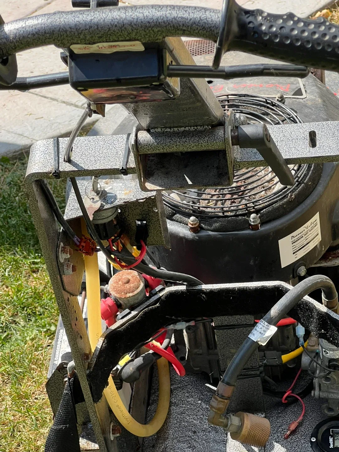 Pioneer Eclipse Floor Cleaning Machine image indicator(2)