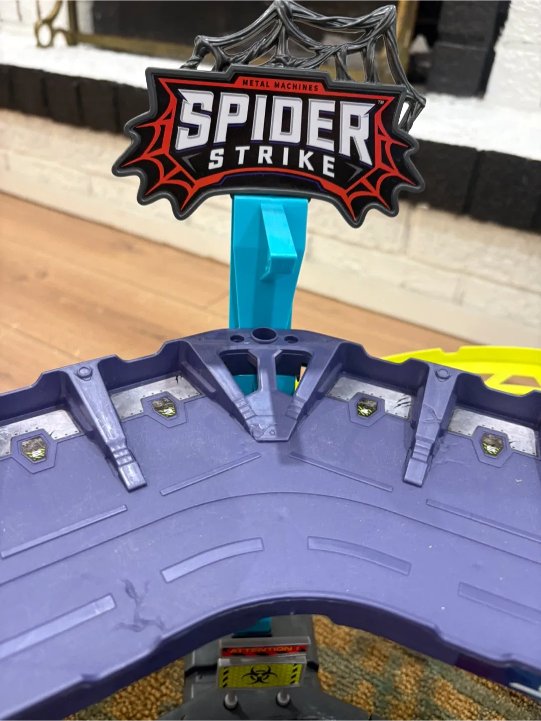 Metal Machines Spider Strike Playset image indicator(5)
