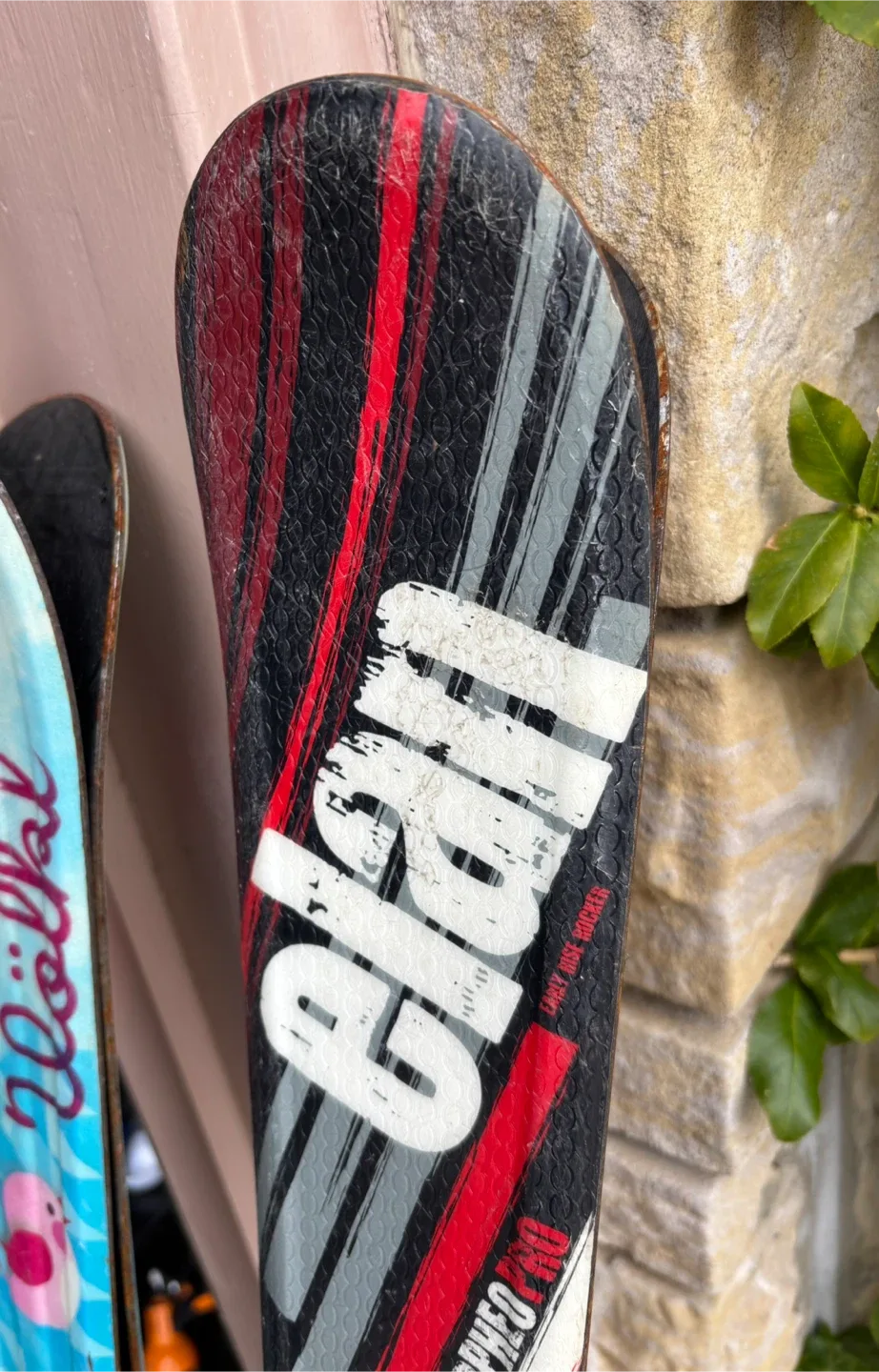 Volkl Chica 110cm & Elan Morpheo Pro 120cm Skis image indicator(3)