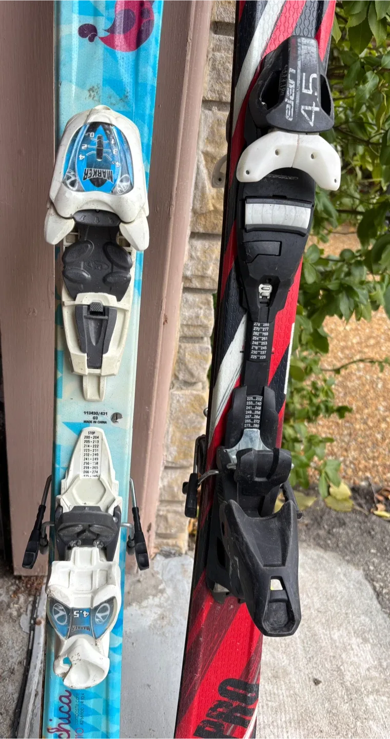 Volkl Chica 110cm & Elan Morpheo Pro 120cm Skis image indicator(7)