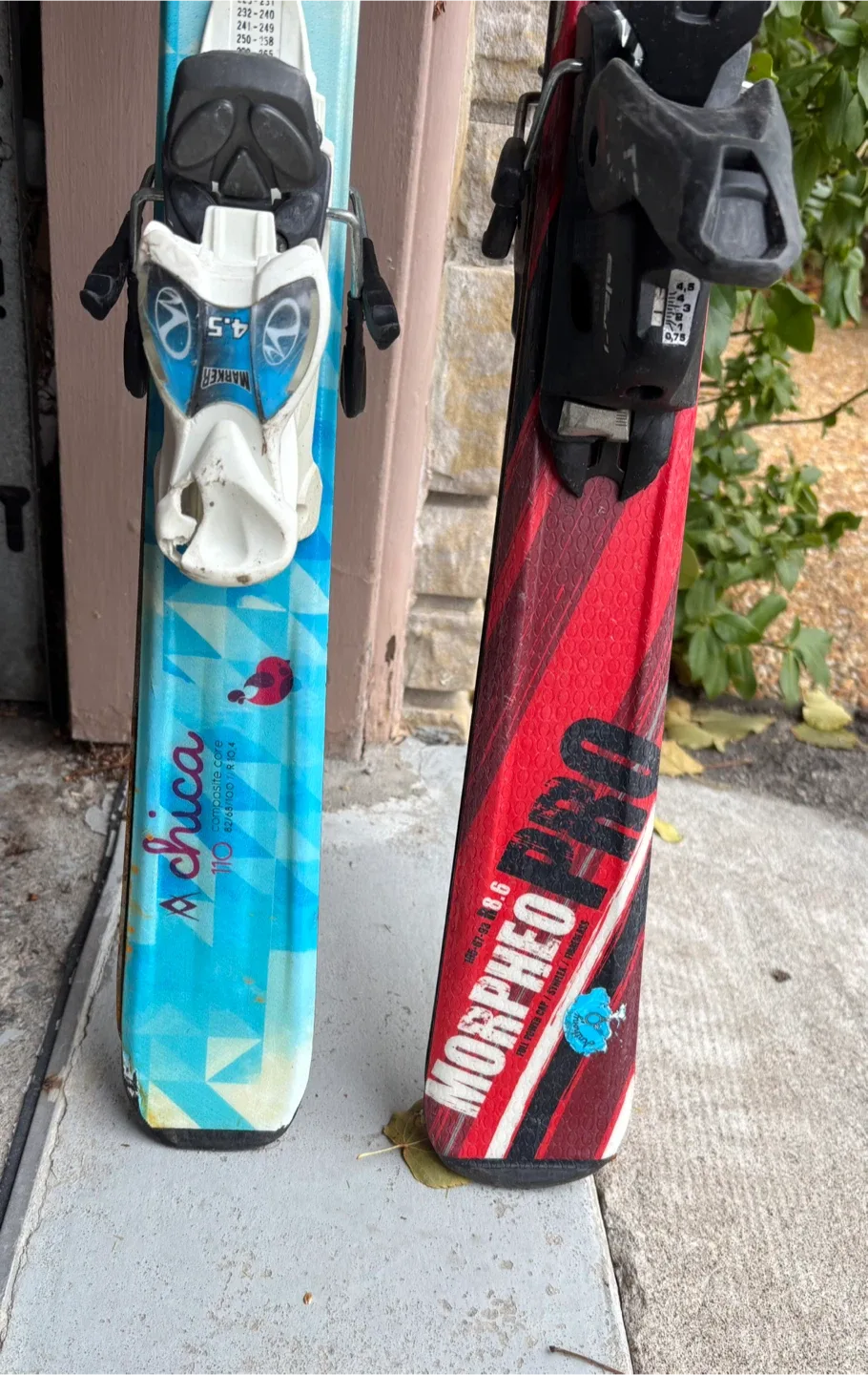 Volkl Chica 110cm & Elan Morpheo Pro 120cm Skis image indicator(9)