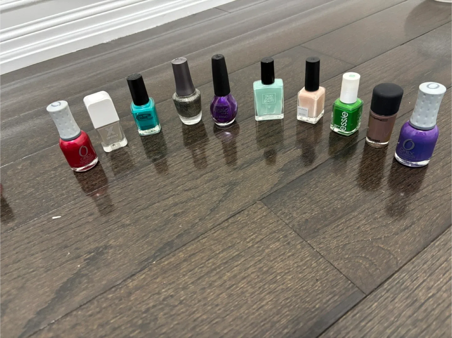 Assorted Nail Polish image indicator(2)