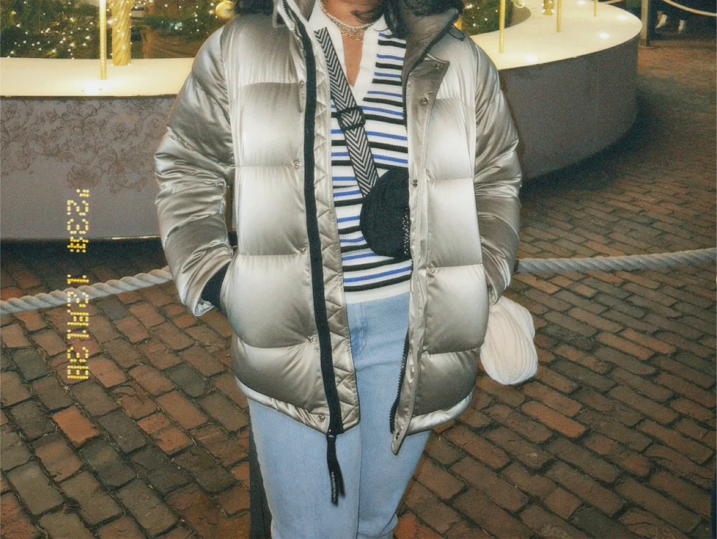 Aritzia The Super Puff™ liquid shine image indicator(2)