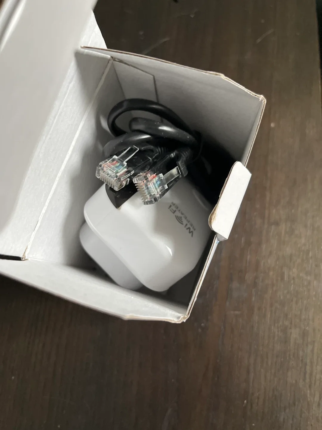 Wireless WiFi Repeater - New in Box image indicator(3)