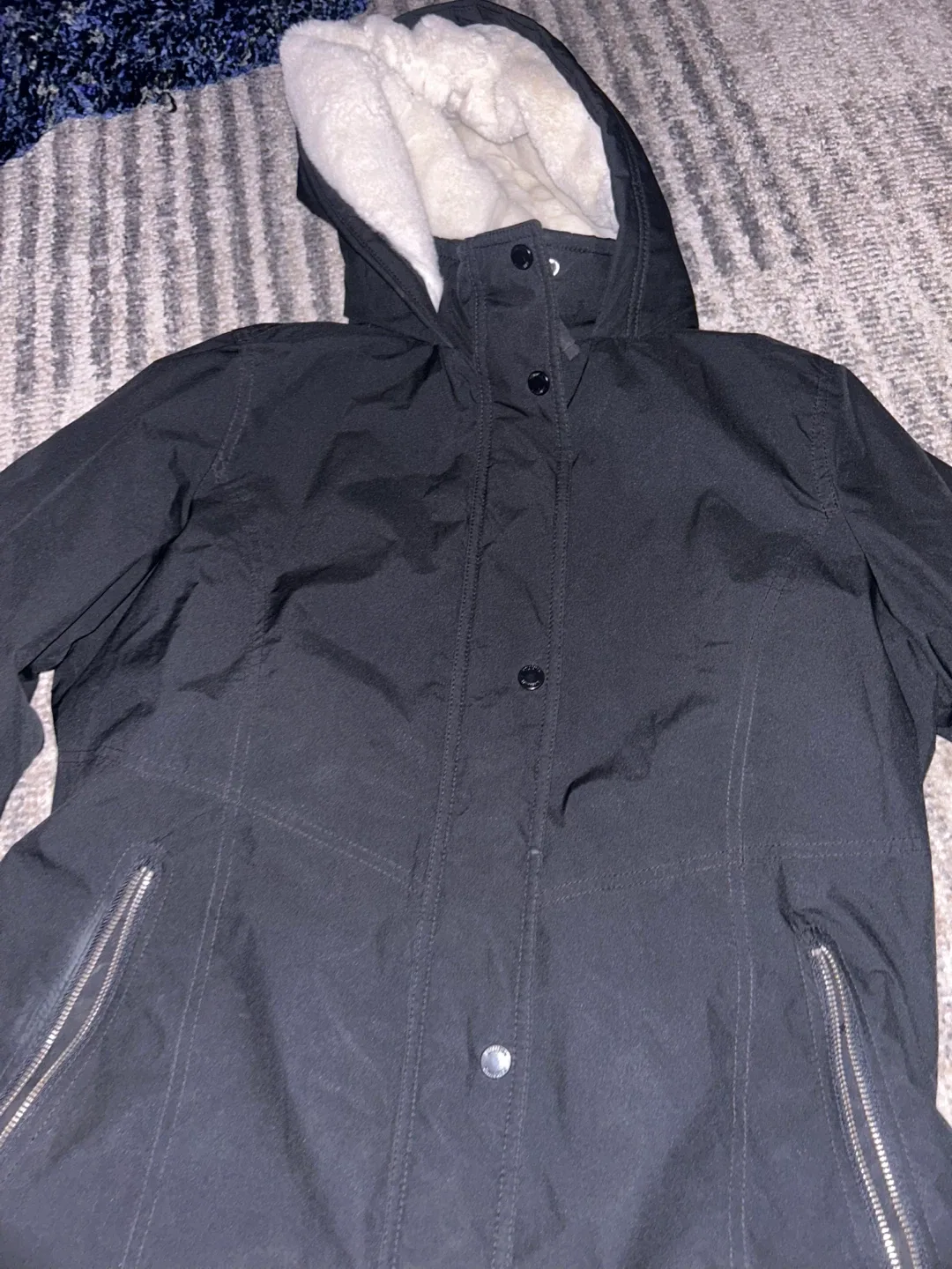 Hollister Black Winter coat  - Size large image indicator(2)