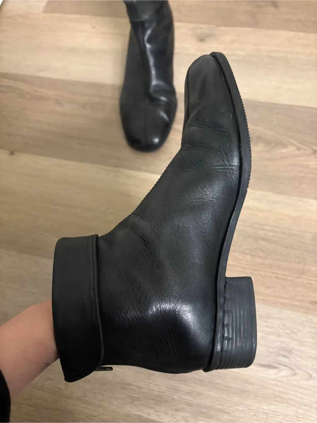 Arrezo genuine Leather Ankle Boots image indicator(5)