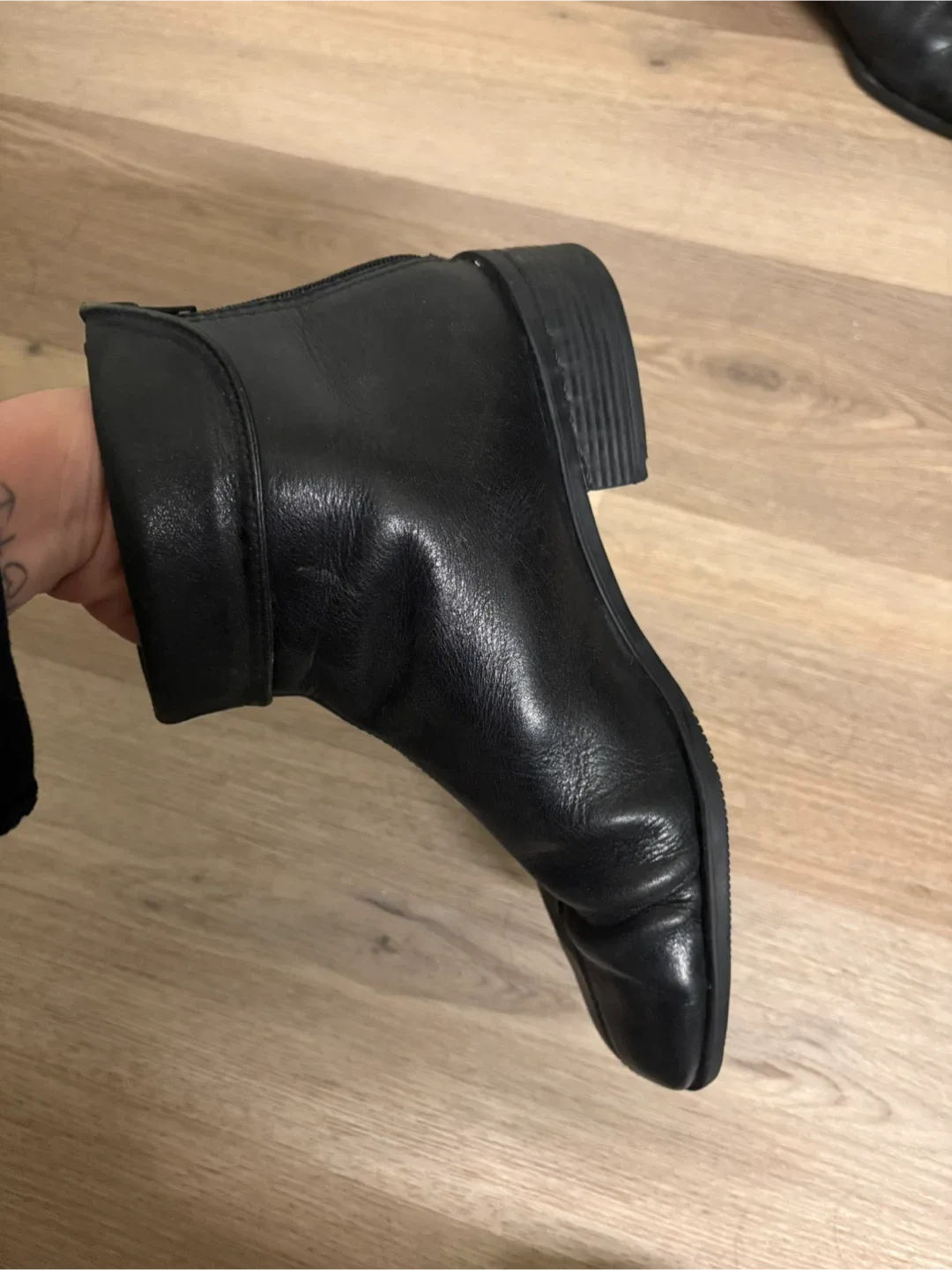 Arrezo genuine Leather Ankle Boots image indicator(4)