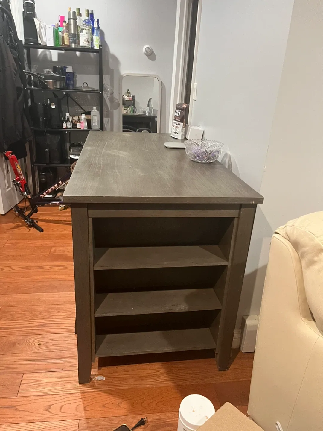 Table and four chairs image indicator(5)