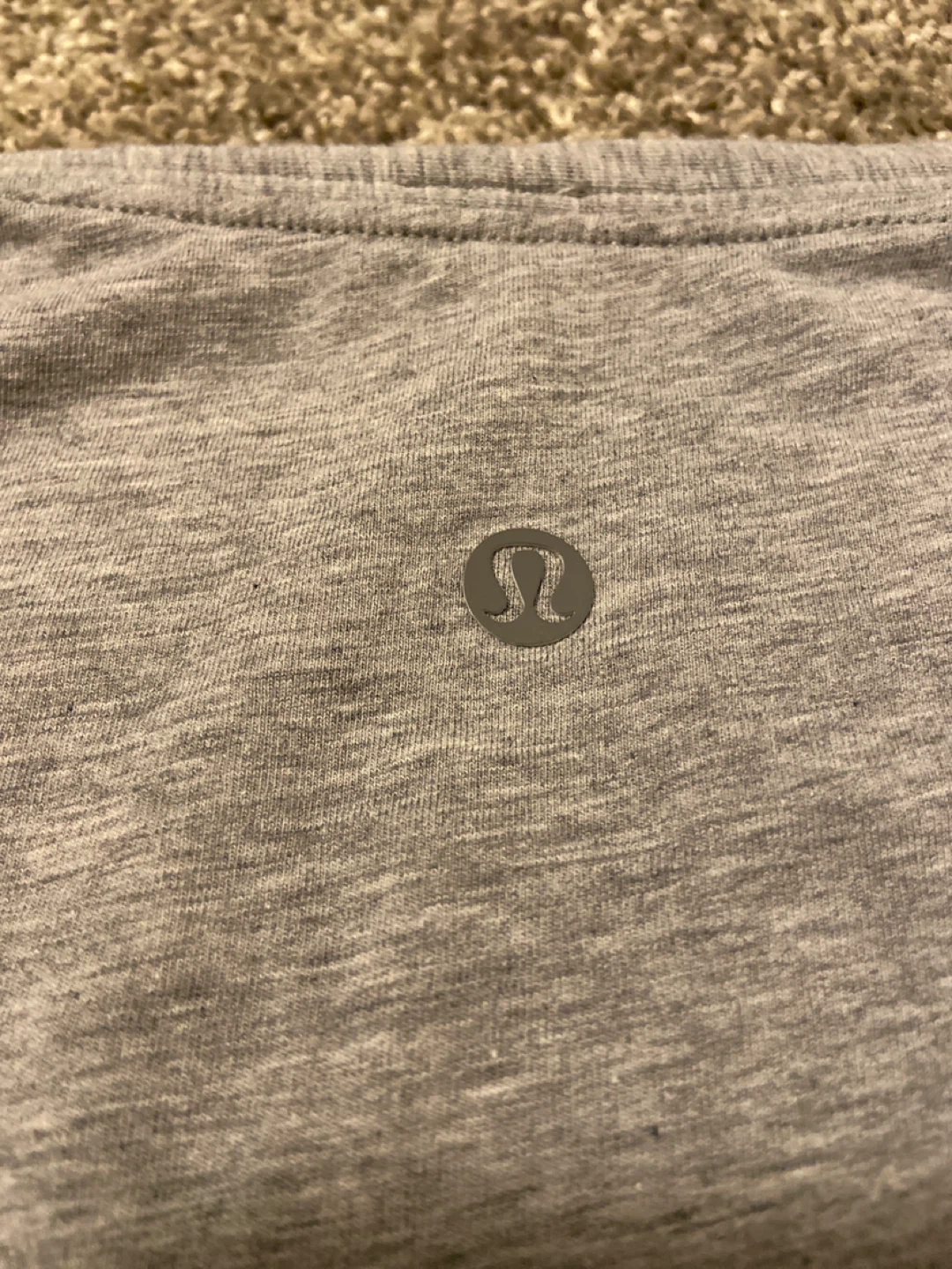 Lululemon Grey T-Shirt Size 4 - photo 2
