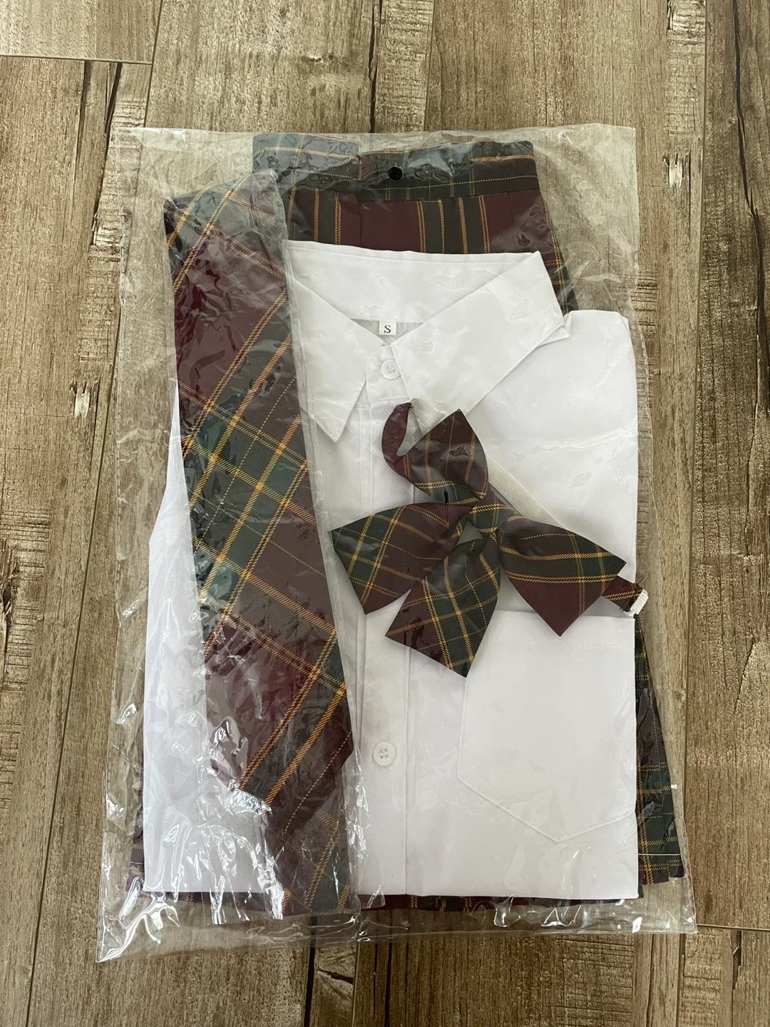 BRAND NEW 🥕 School Uniform Set (Plaid Skirt, Shirt, Bow & Tie) image indicator(2)
