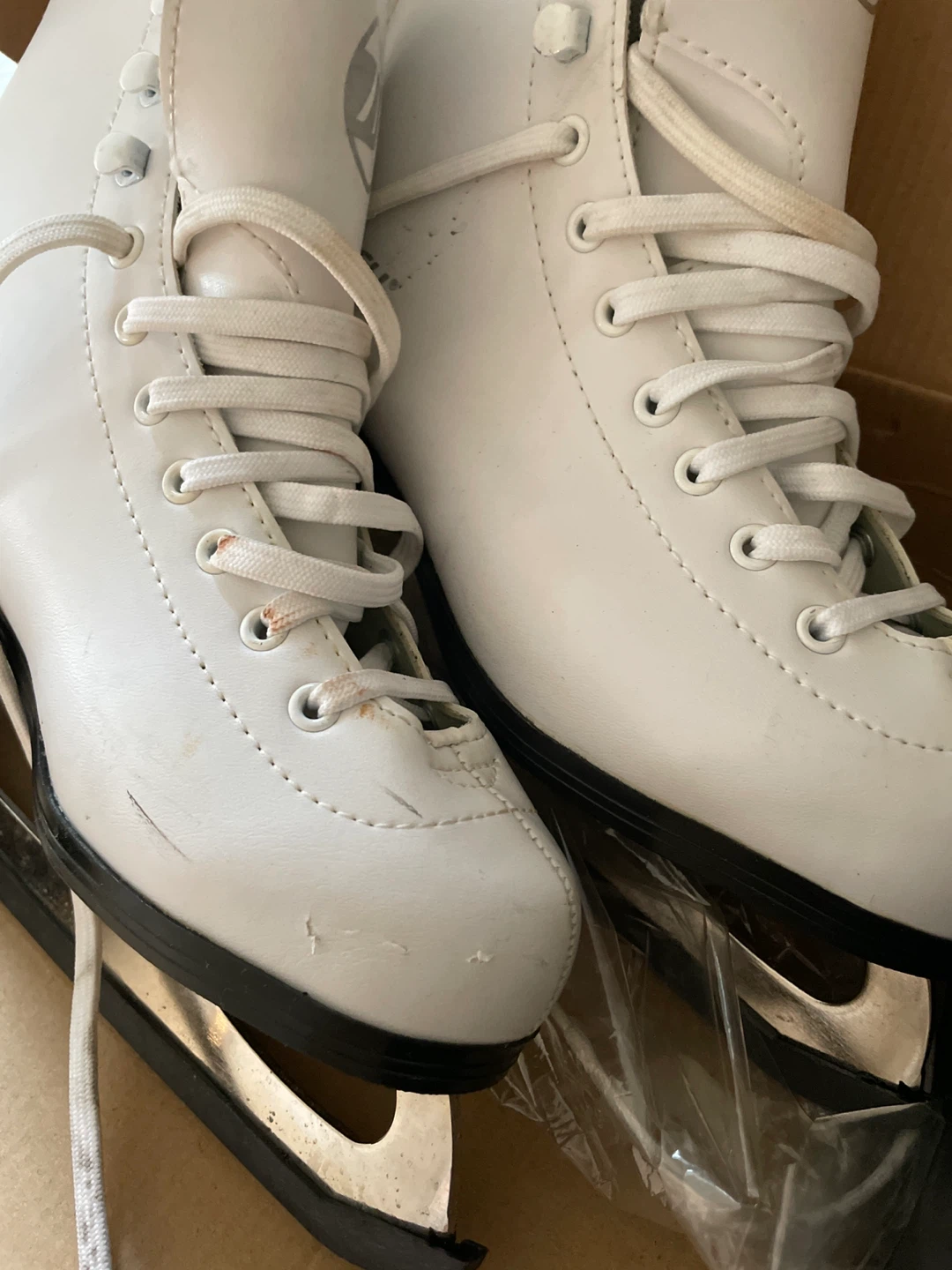 Winnwell Figure Skates - White, Size US 4 - photo 4