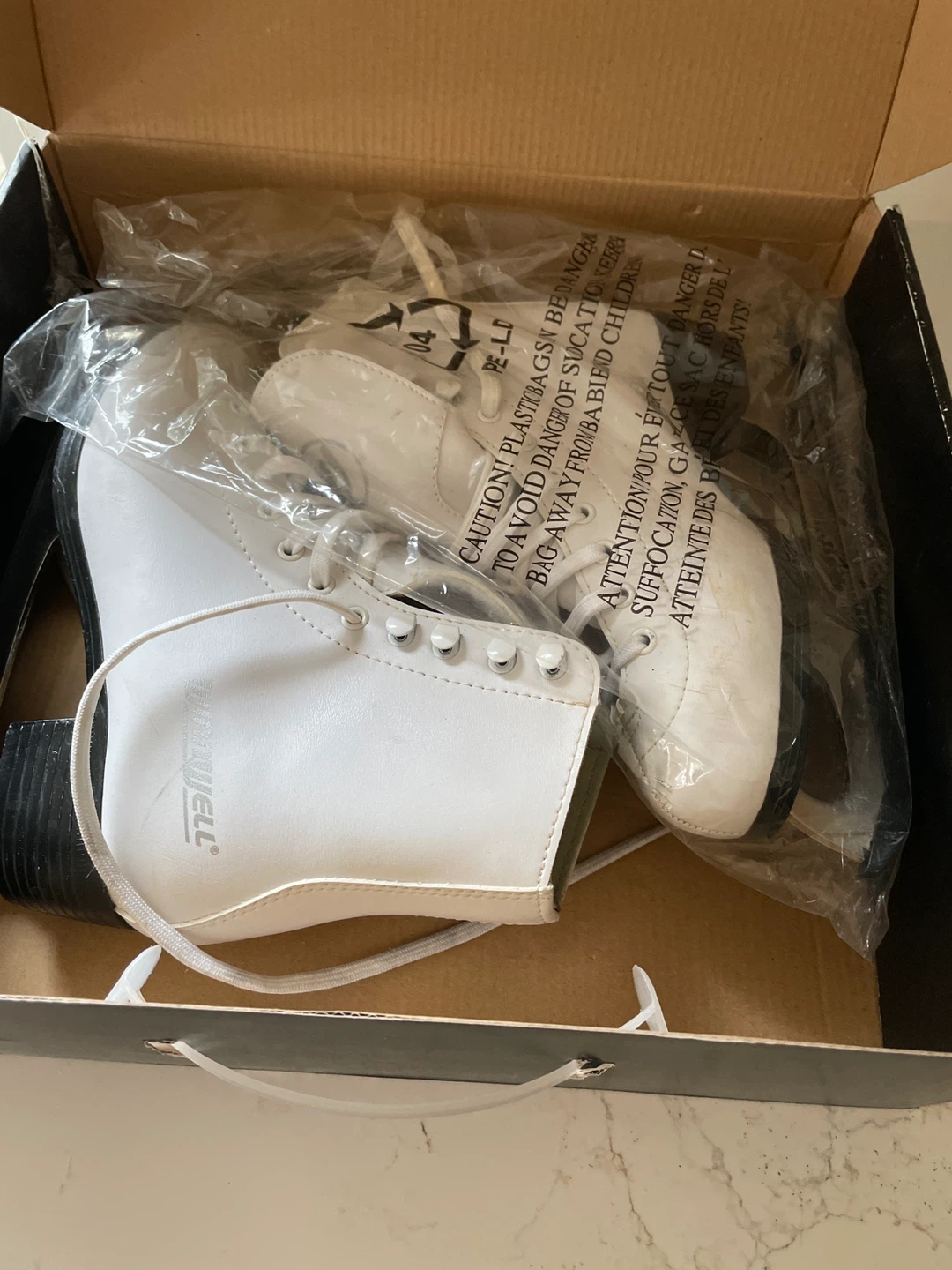 Winnwell Figure Skates - White, Size US 4 - photo 2