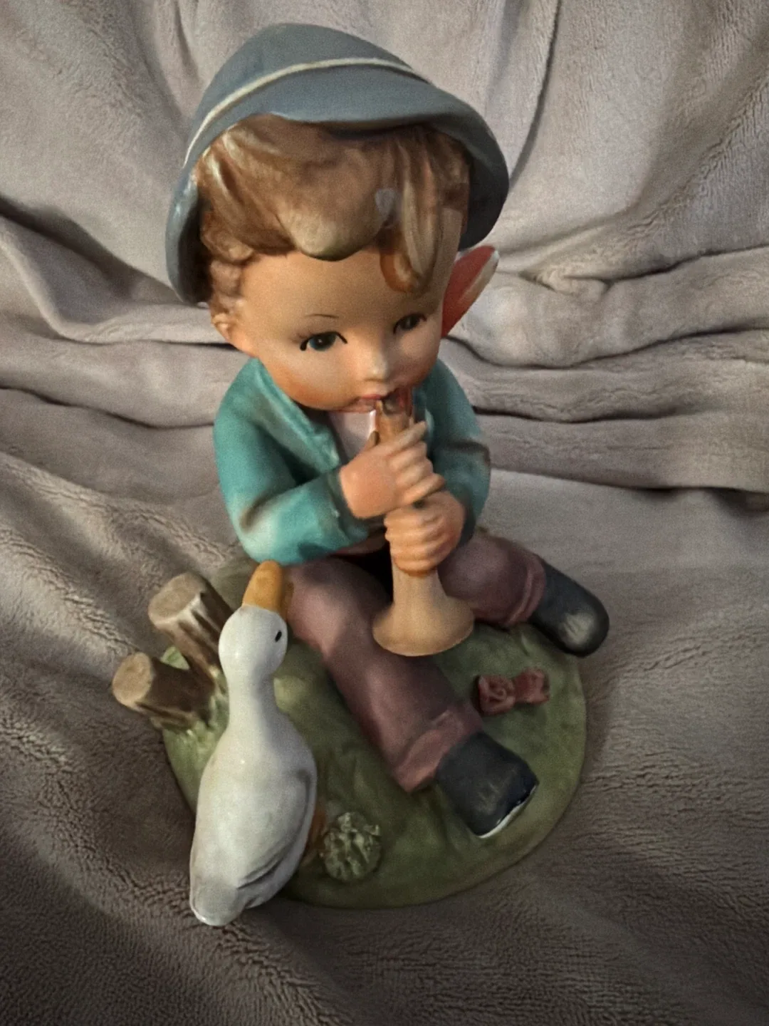 Erich Stauffer Figurine image indicator(2)