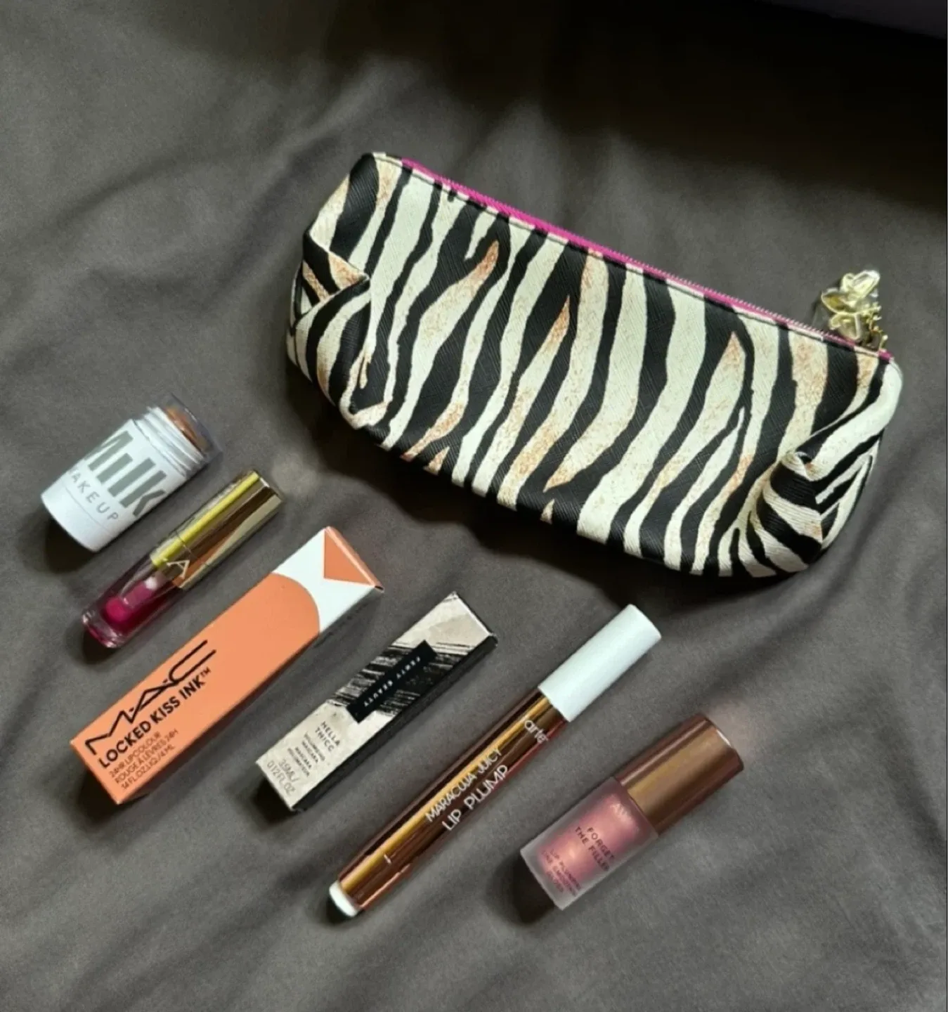 Makeup Bundle with pouch image indicator(2)