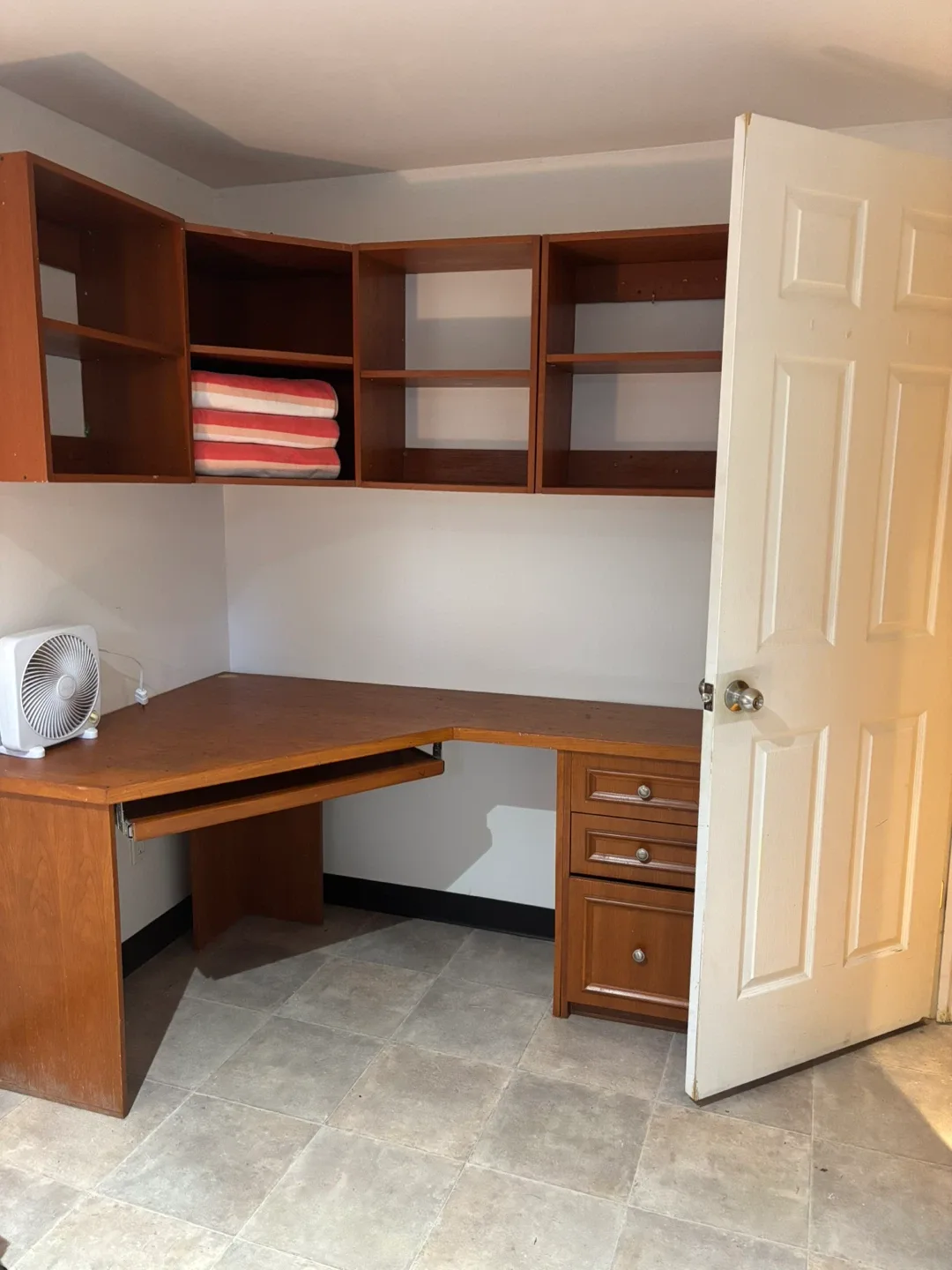 $600 One bedroom for rent image indicator(3)