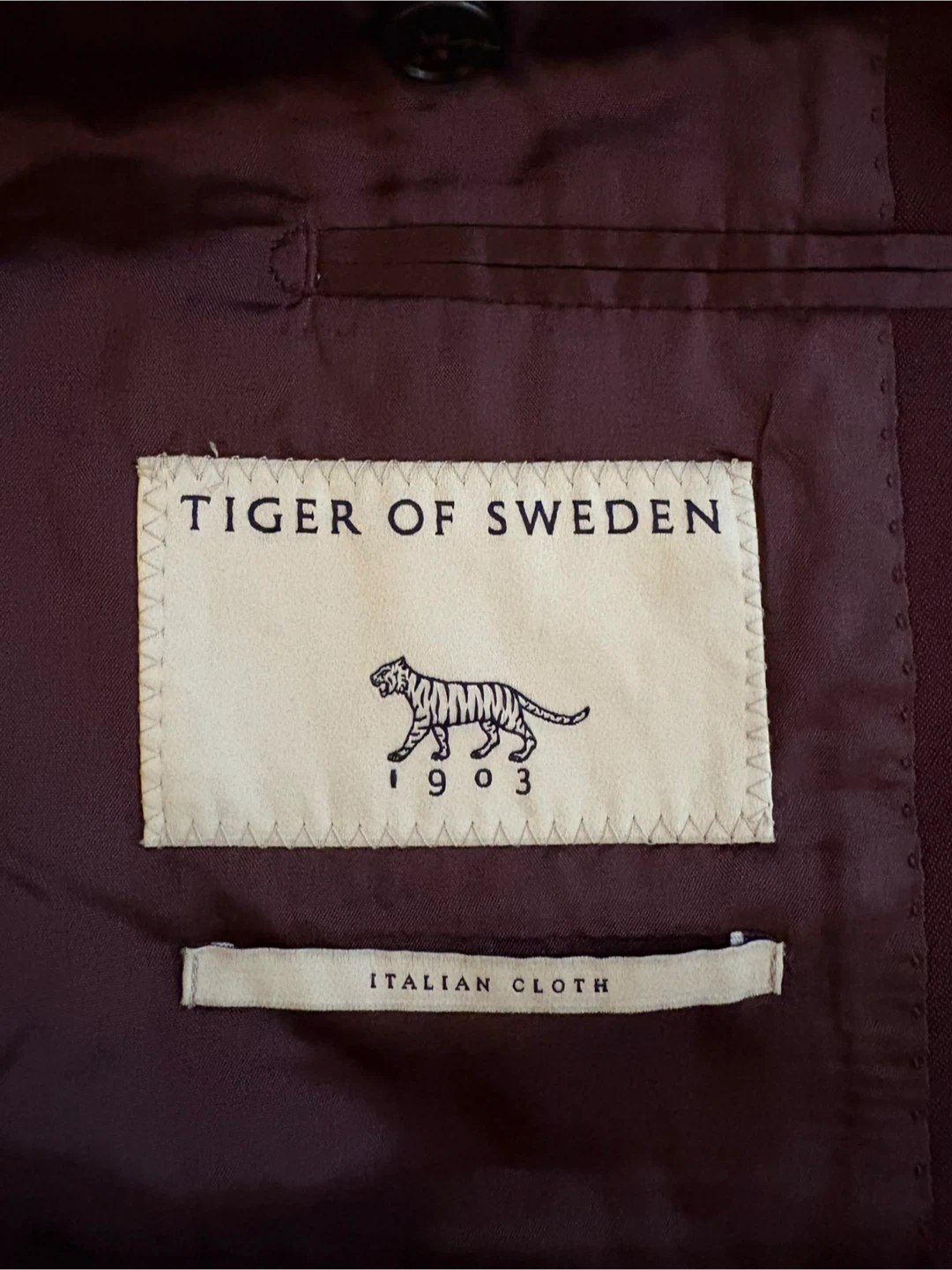 Tiger of Sweden Suit, Size 40, Burgundy