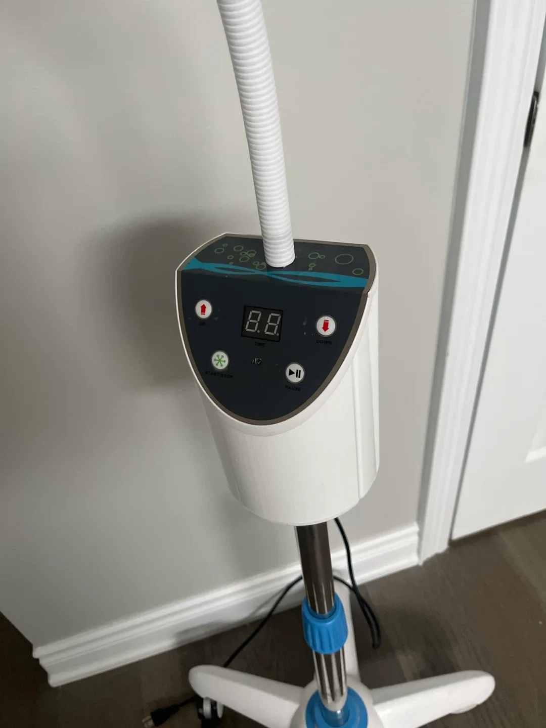 Adjustable LED Teeth Whitening Lamp image indicator(2)