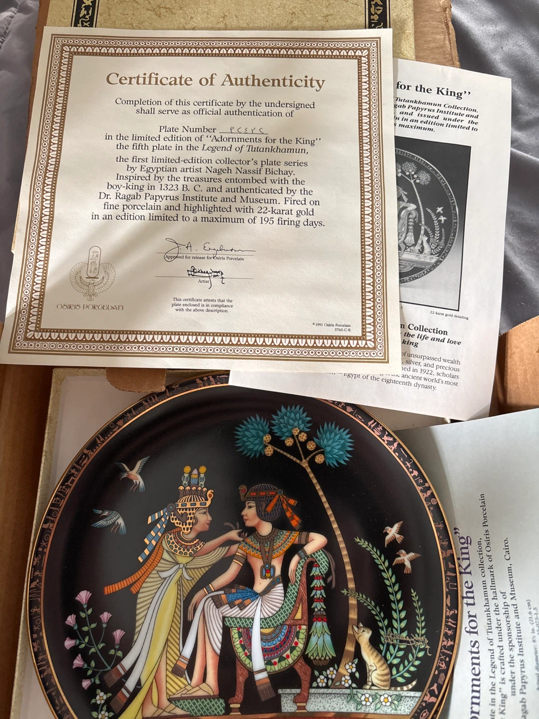 Osiris Porcelain "Adornments for the King" Plate - photo 3