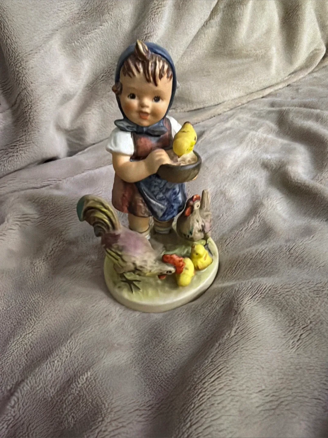 Goebel Hummel Figurine - Girl with Chicks thumbnail