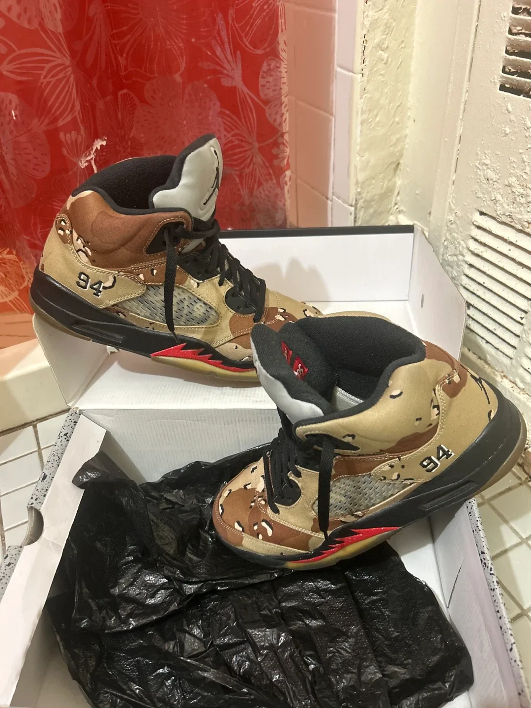 Air Jordan 5 Retro Supreme Desert Camo image indicator(4)