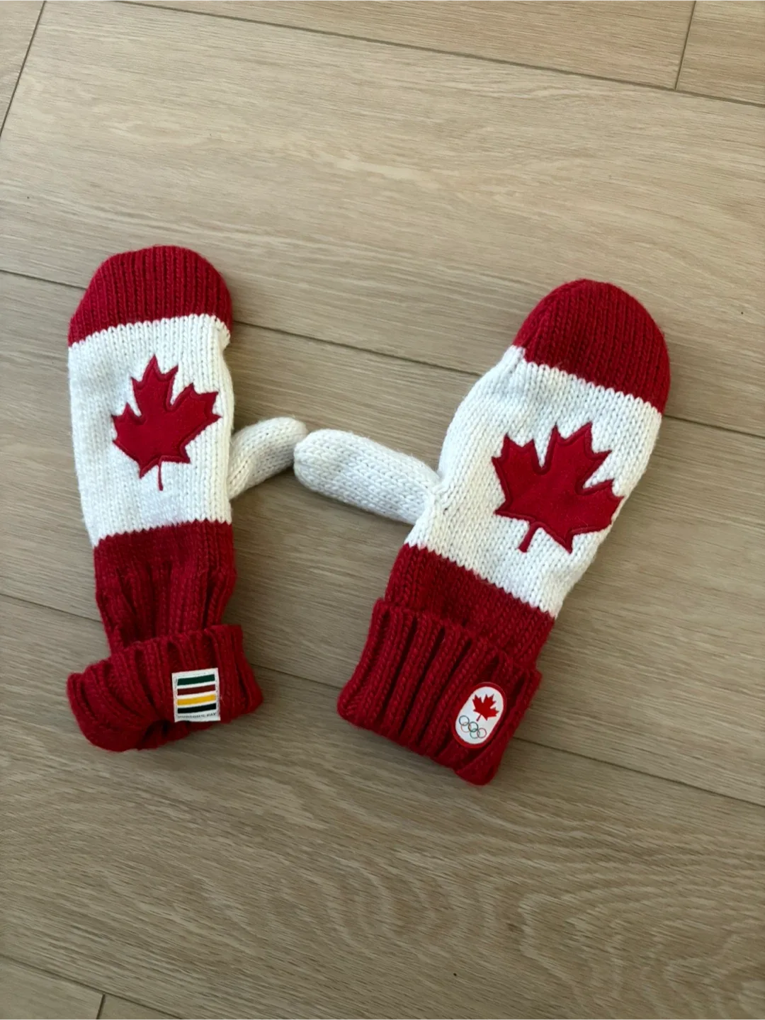 The Bay Canada Olympic adult winter knit Mittens