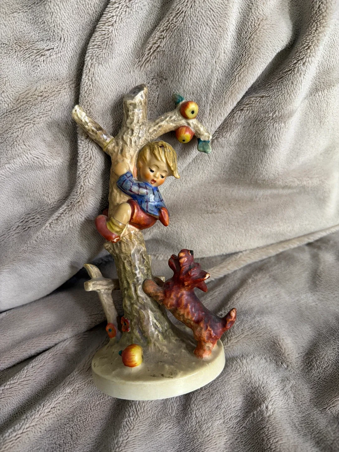 Vintage Goebel Hummel Figurine 56/A thumbnail