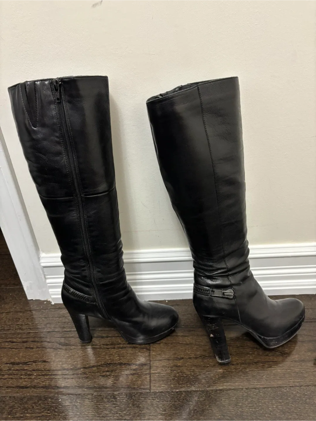 Black Leather Knee-High Heel Boots image indicator(3)