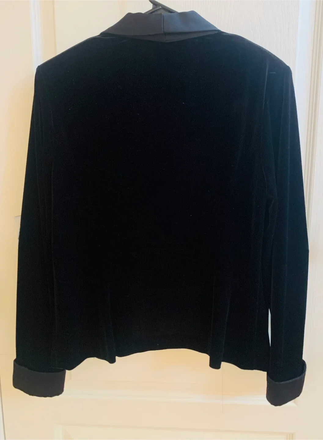 Vintage Soft Works Black Velvet Blazer - Size S/P image indicator(3)