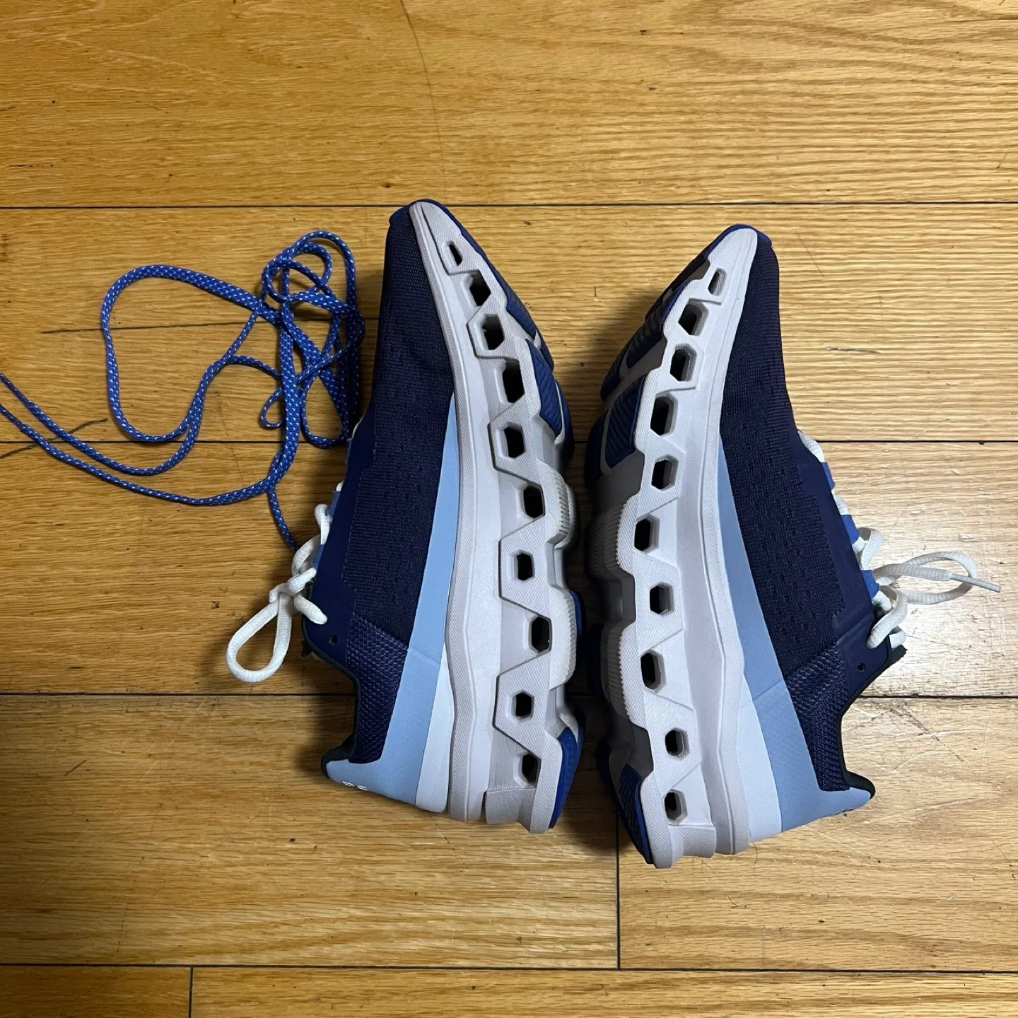 On Cloudmonster  Running Shoes image indicator(4)