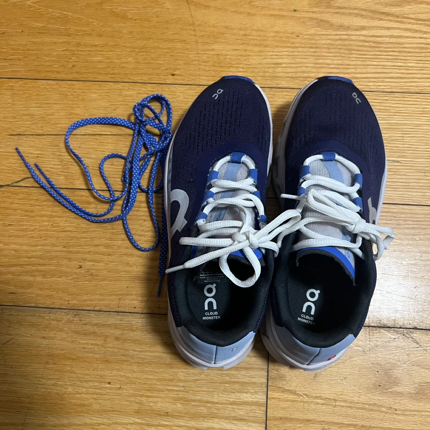 On Cloudmonster  Running Shoes image indicator(2)