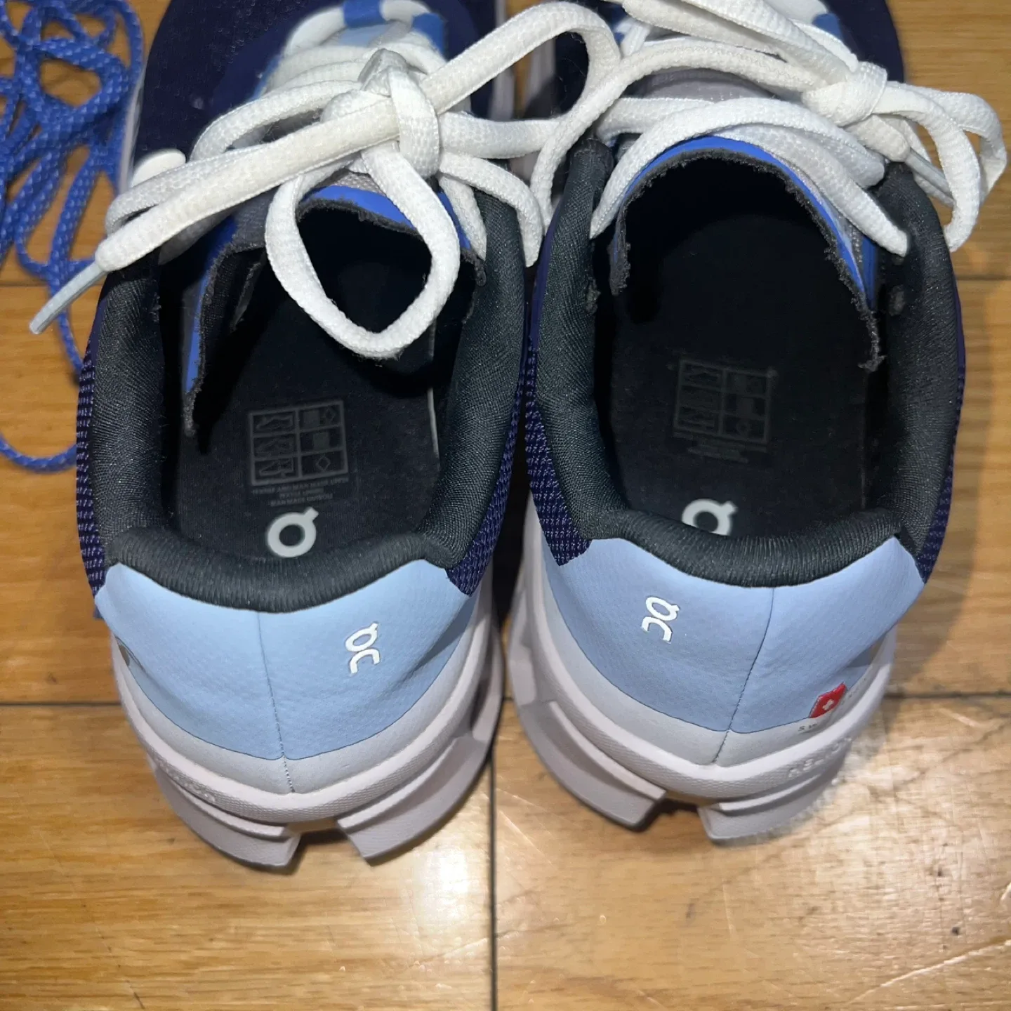 On Cloudmonster  Running Shoes image indicator(3)