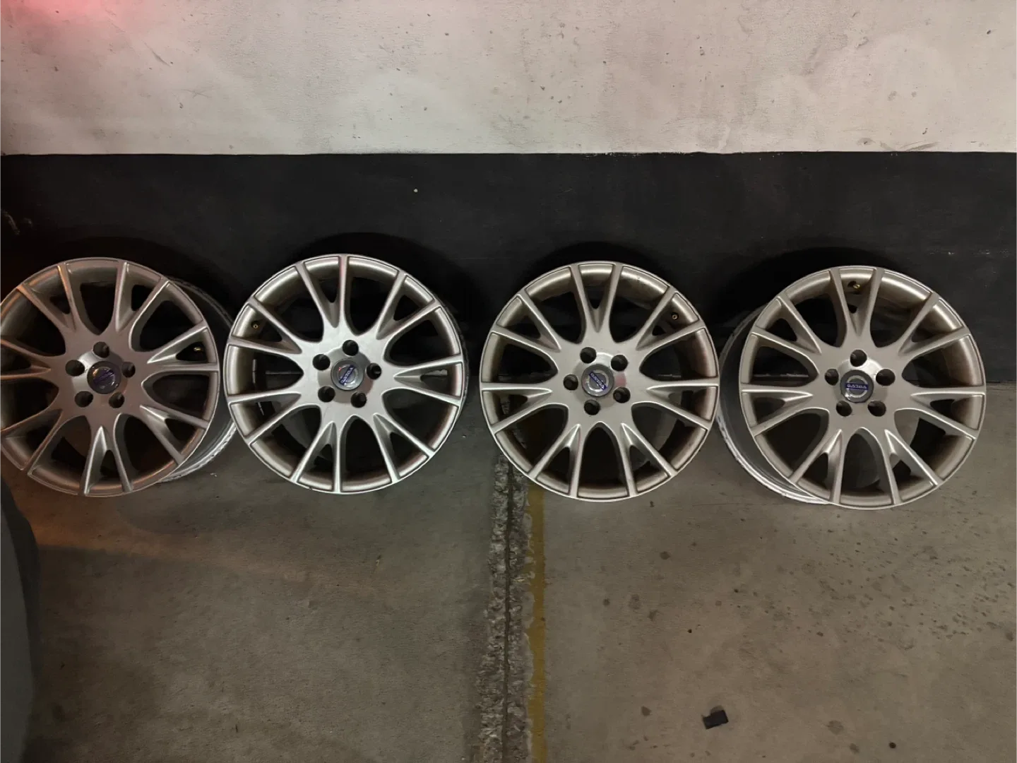 Volvo original alloy rim 17 inch- Set of 4