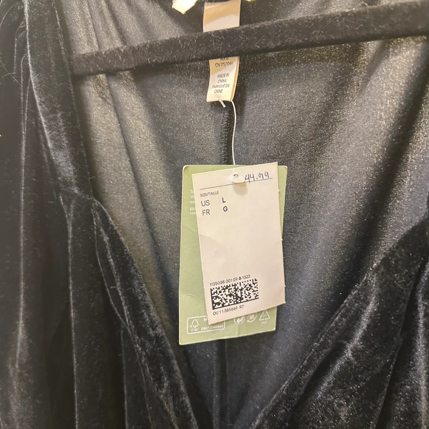 H&M Black Velvet Holiday Dress - Size L Brand New image indicator(2)