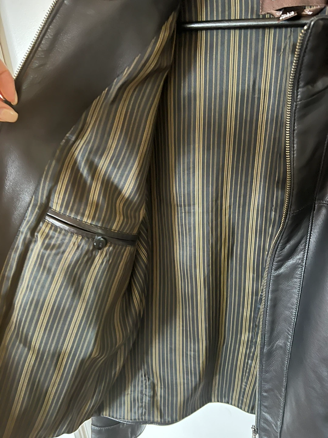 Danier Black Leather Jacket - Size L - photo 2