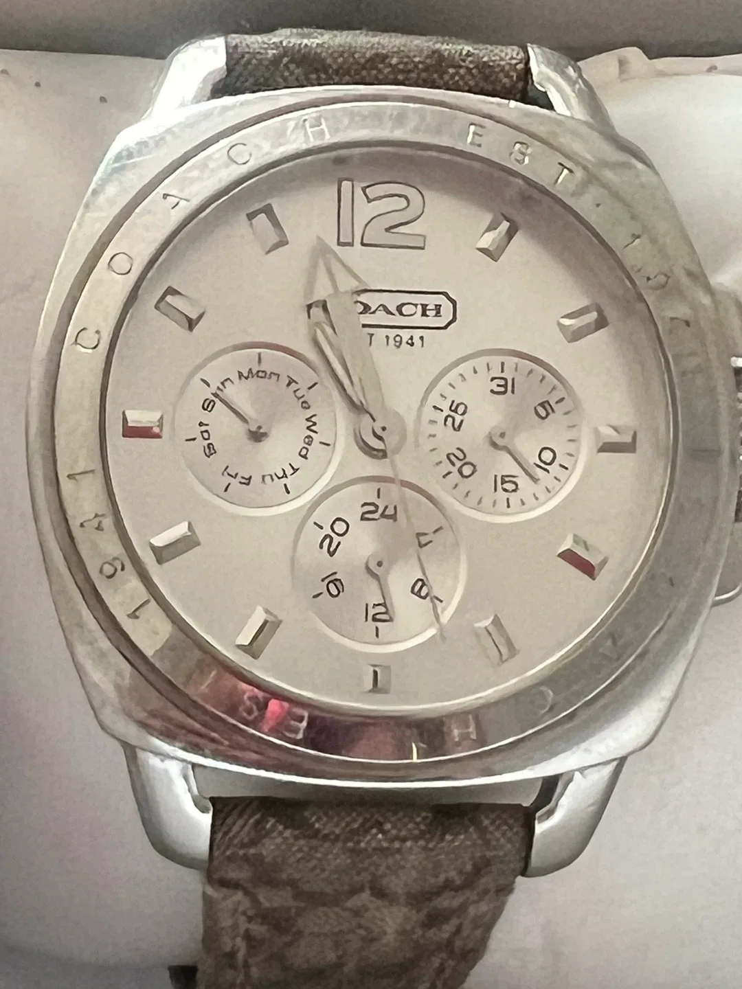 Coach Watch with Brown Band image indicator(3)