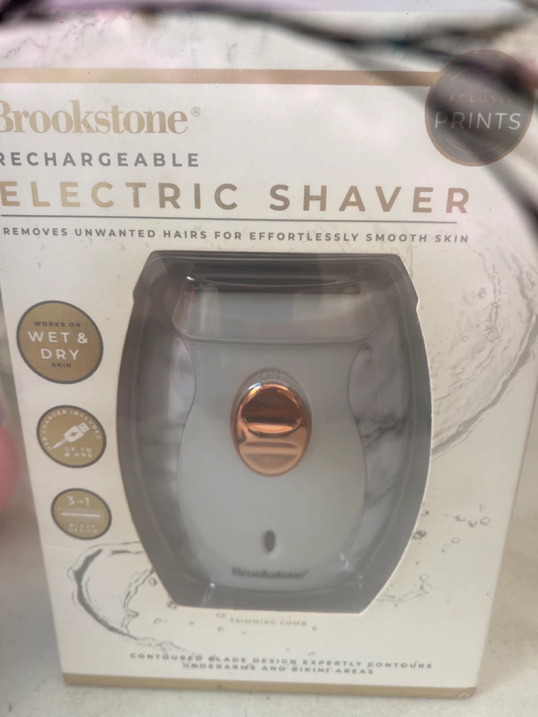 Brookstone Rechargeable Electric Shaver - New in Box