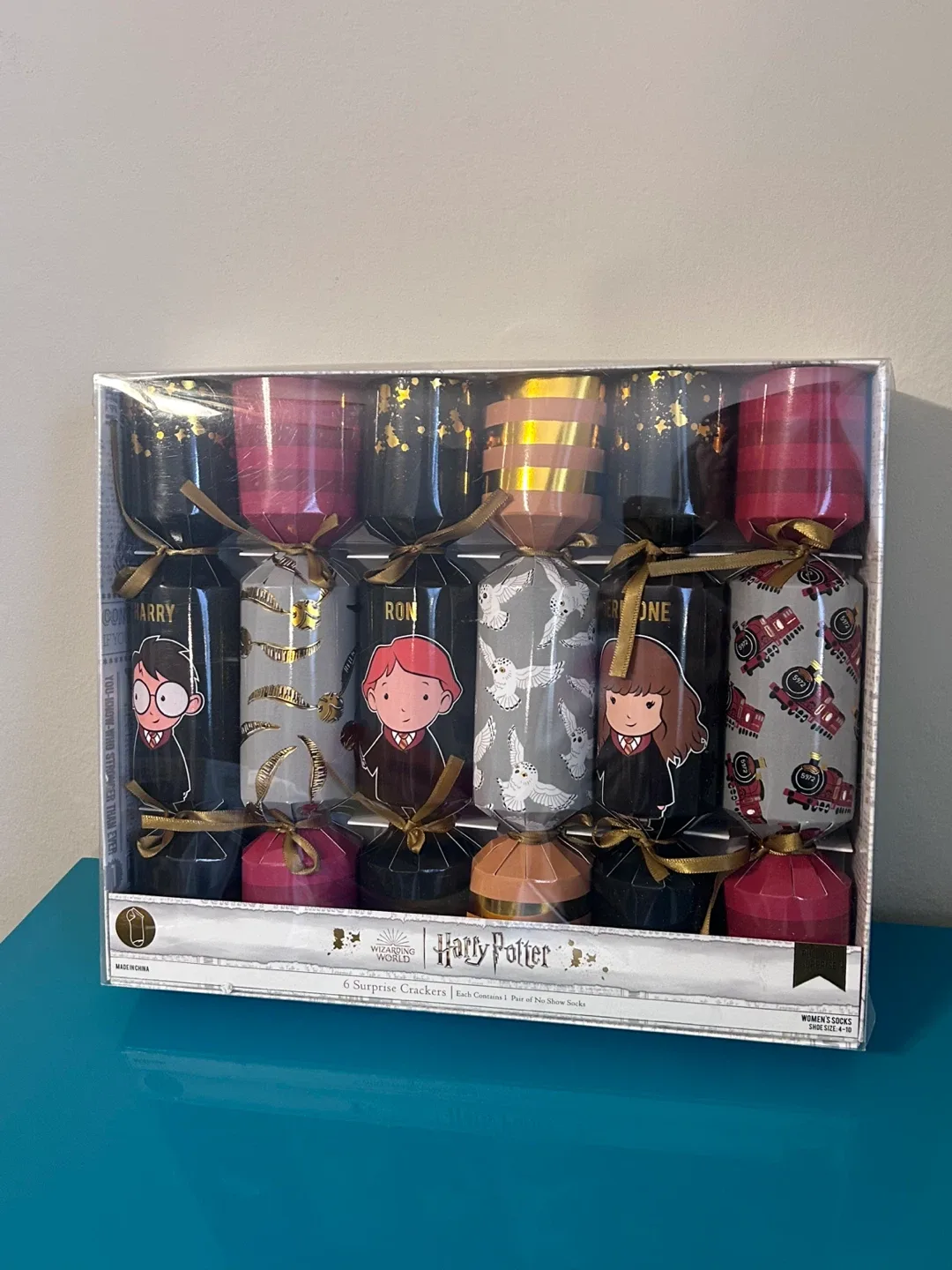 🪄NEW Harry Potter Socks – Set of 6 - each in a Festive Cracker