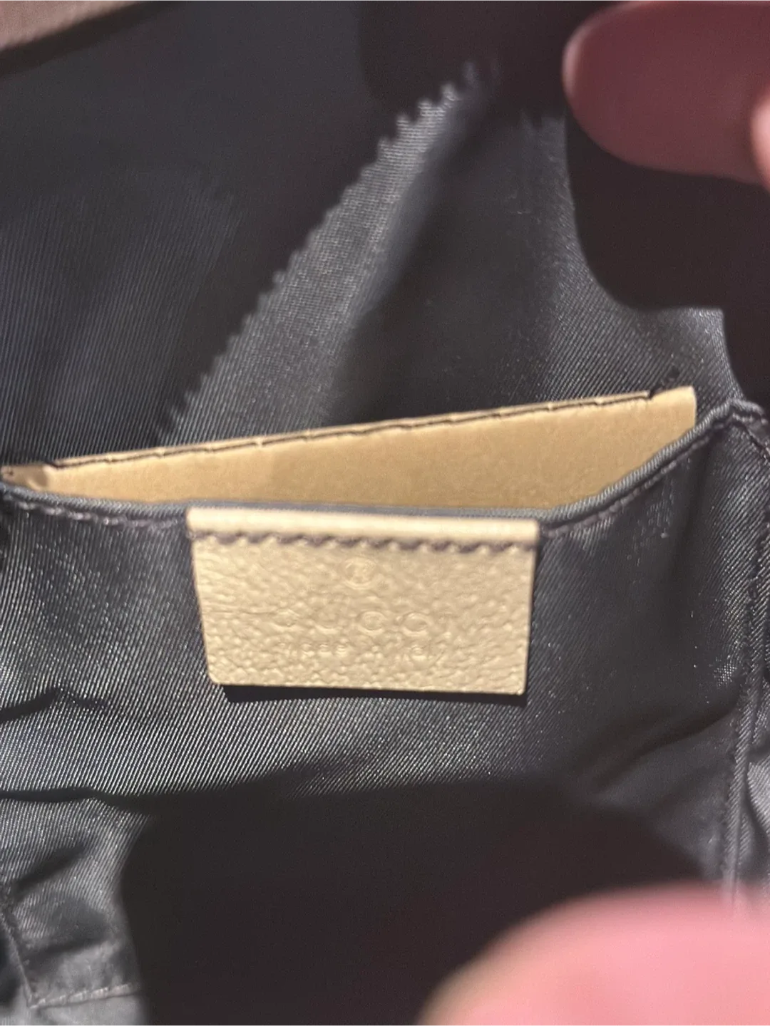 Authentic New Gucci Crossbody Bag Unisex Grey and Cream image indicator(7)